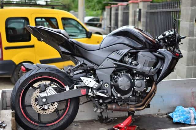 Cadru cu acte , motor + piese Kawasaki Z750 anii 2007 2012 stator