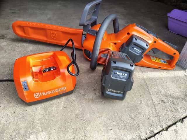 Husqvarna drujba pe acumulator