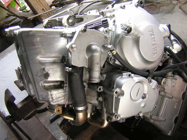 Motor yamaha r6,standuri moto!