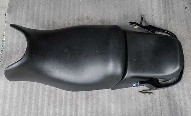 Sa (scaun) pilot si sa pasager Suzuki GSX600F