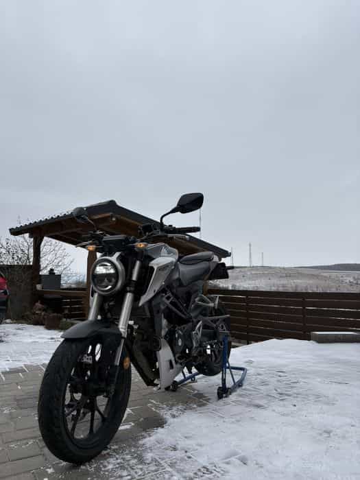 Vând Honda Cb 125 R