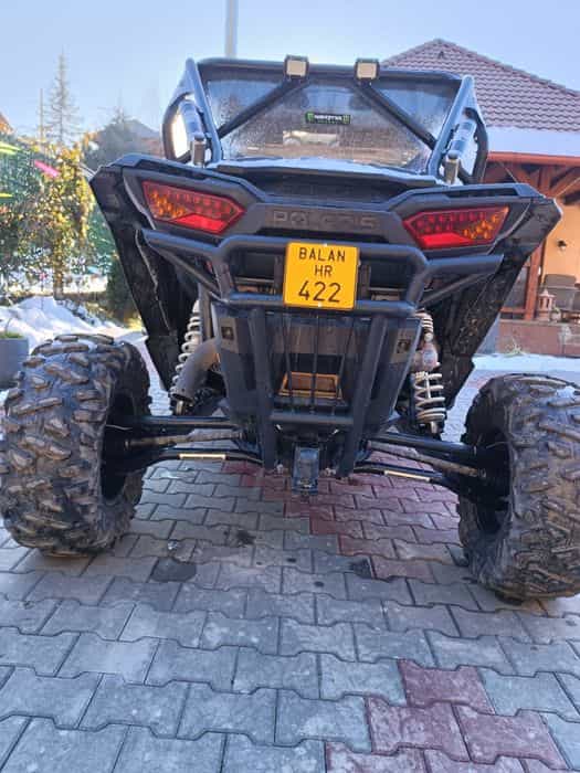 UTV Polaris RZR 1000