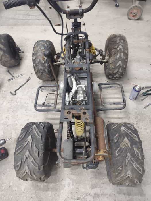 ATV de de piese  motoare complete