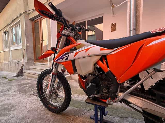KTM EXC-F 350 4T 2023 - 60 ore, pregătită de distracție