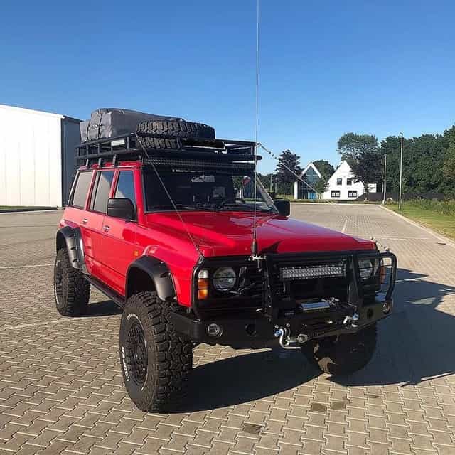 Bara fata Nissan Patrol Y60