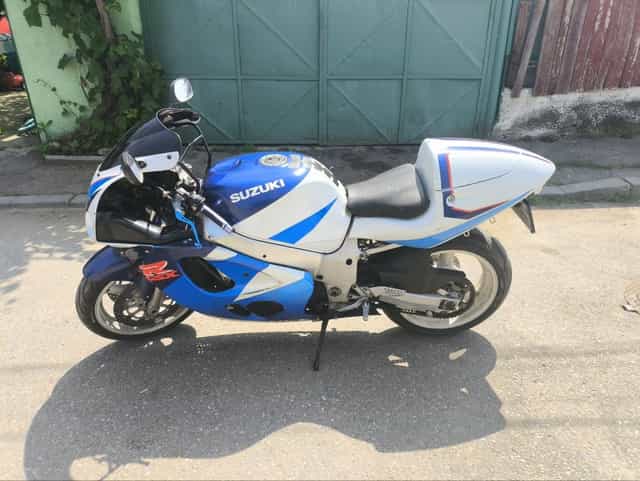 Dezmembrez suzuki gsxr srad 600