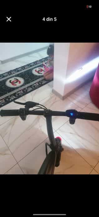 Vand scuter electric