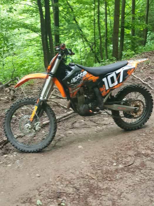 Cross KTM SX-F 250 

GasGas

Honda (CRF)

Yamaha (YZ, YZF)

Kawasa