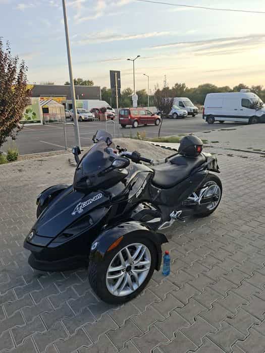 Can am spyder  bombardier semiautomat