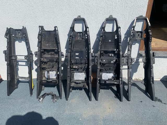 Dezmembrez yamaha r6 r11-rj15