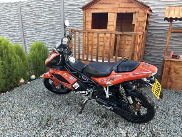 Vand scuter  cpi 50cc cu acte la zi!