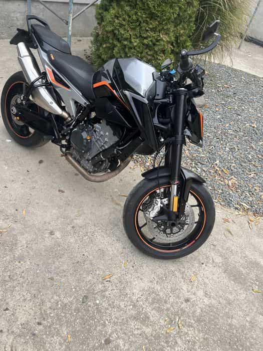 Motocicleta Ktm duke 790