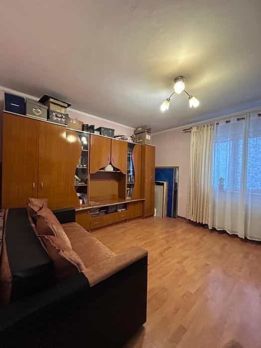 Vând apartament 2 camere decomandat