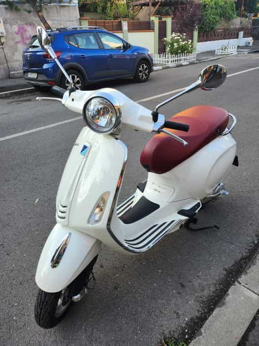 Vespa Primavera 50 cc - culoare albă - stare excelentă - revizii la zi