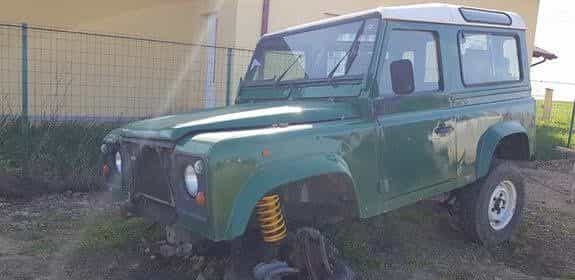 dezmembrez land rover defender