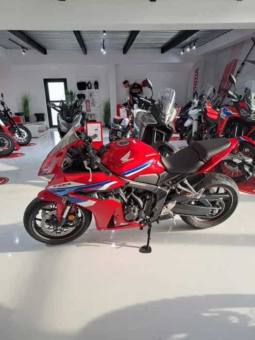 Honda CBR650  model 2025
