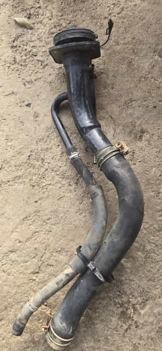 Conducta/ gât  umplere rezervor suzuki jimny