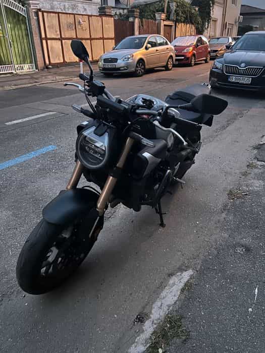 Vând Honda CB 650 R