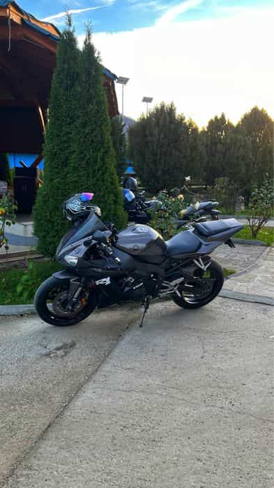 Yamaha R1 RN09 2002/ Variante auto