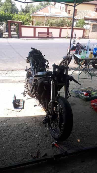 Vând cadru Kawasaki zx600p