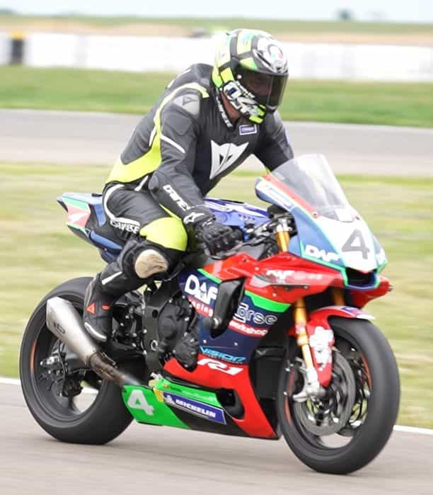 Vand carene Yamaha R1 2015 2019 cu aripioare si parbriz.