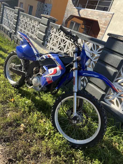 Vând yamaha de 125 cm 4t porneste merge