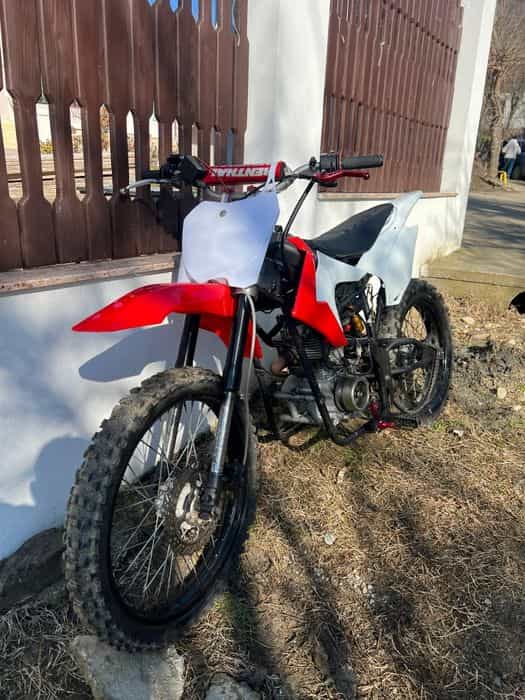 Vând cross 250 defect