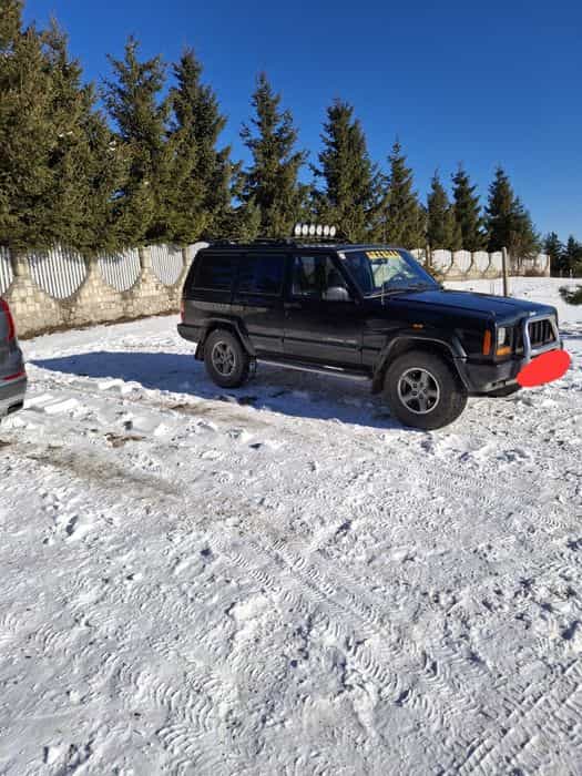Jeep cherokee  4x4 / schimb cu tractor