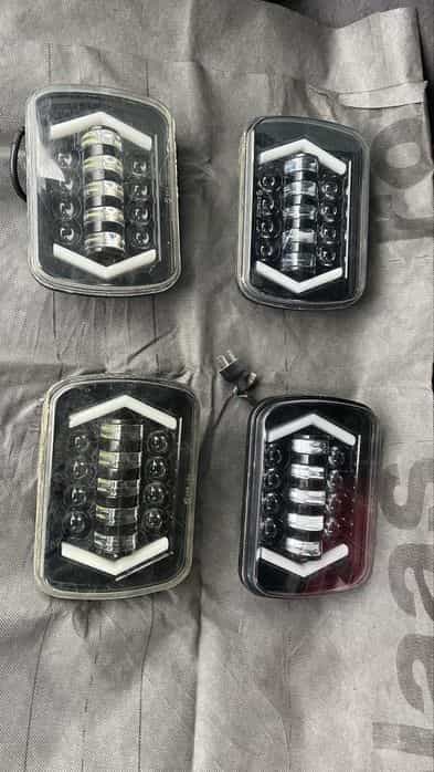 Faruri led pentru Jeep Cherokee XJ – 4 bucăți