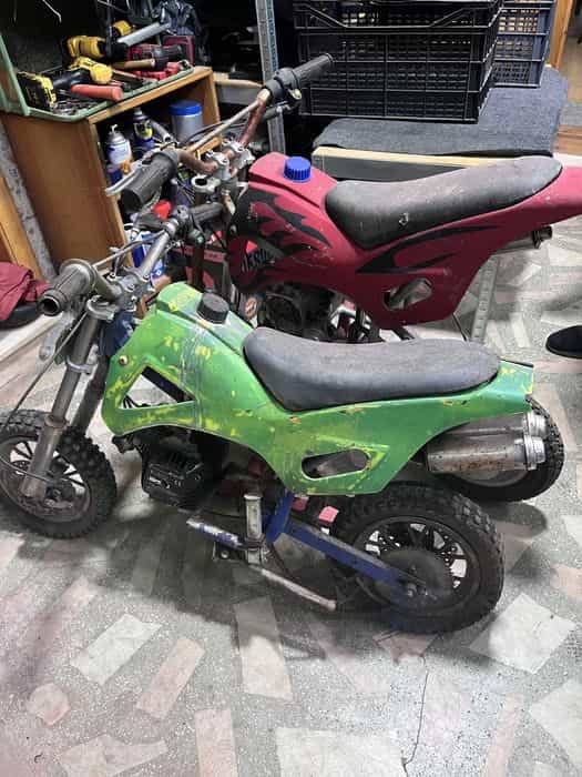 Vand 2 Pocket bike nu trimit prin curier!