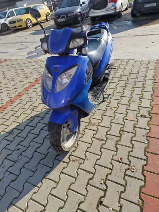 Vand sau schimb scuter de 50cc cu unul de 125cc