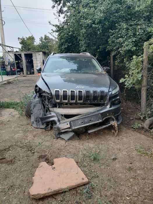 Jeep Cherokee avariat