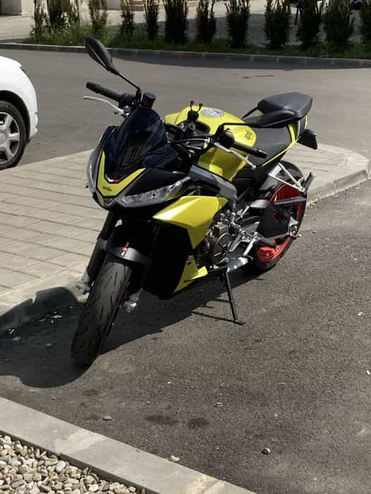 Motocicleta naked Aprilia Tuono 660