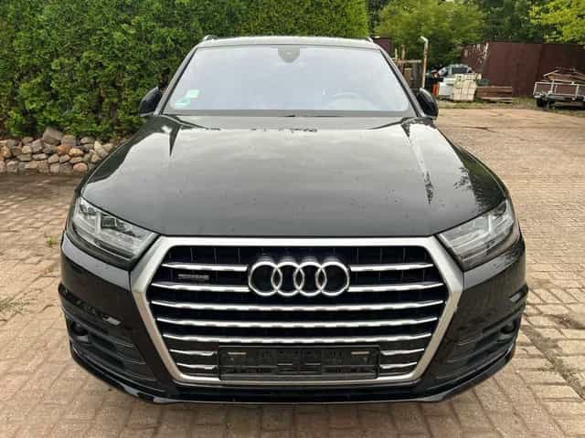Audi Q7 3.0 TDI Quattro S-Line 7 locuri Bose Panoramic Webasto Carlig