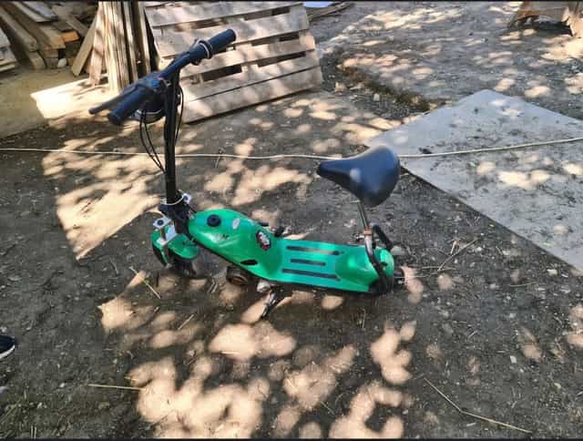 Trotineta pe benzina Yamaha 49 cm³