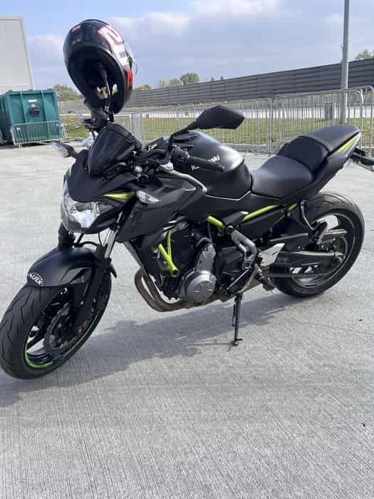 Vand Kawasaki z650 limitat A2