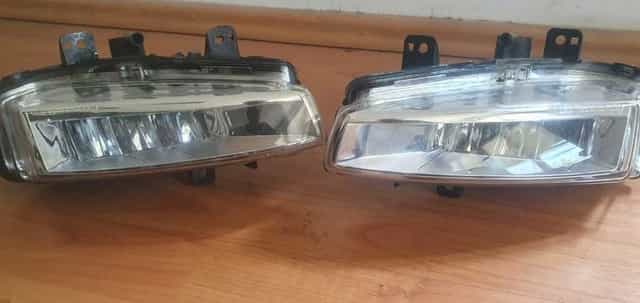 Proiector ceata stanga dreapta Land Rover Discovery Sport L550