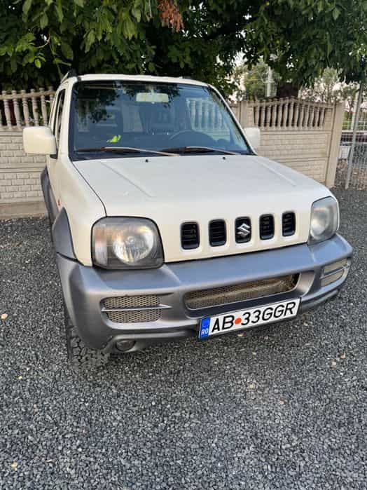 Suzuki Jimny, motor 1.3,an fabricație 2011, 272000 km, TVA deductibil.