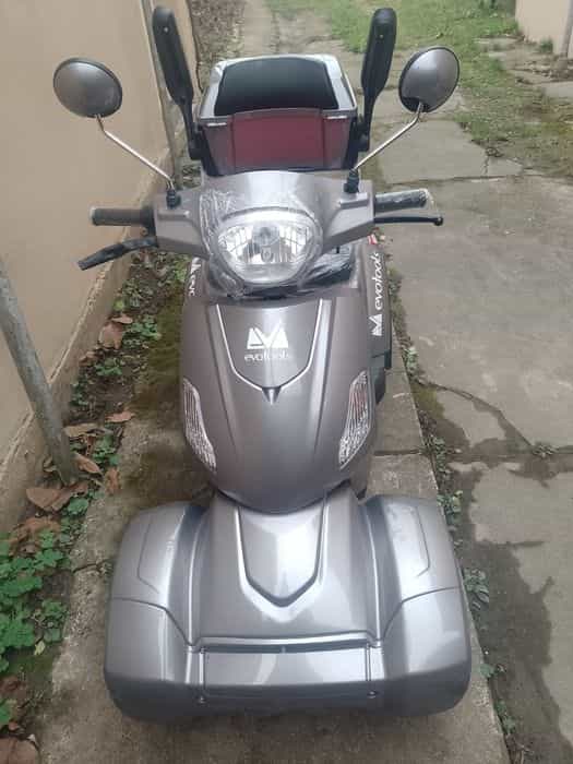 Scuter 4 roti Ellvois