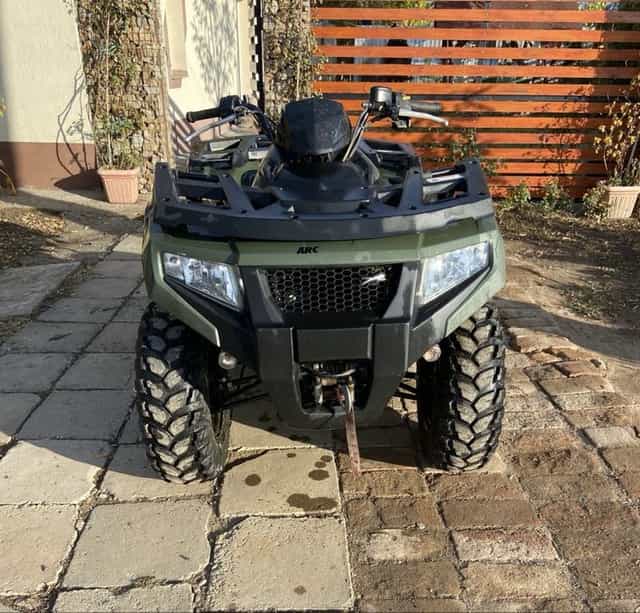 Vând ATV Arctic Cat 400 4x4