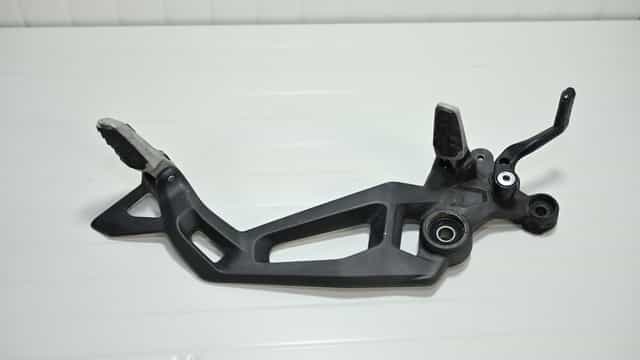 Ducati Monster 937 2021 2025 Suport scarita stanga cu pedala