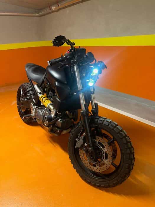 Motocicleta Yamaha MT03 - Cafe Racer