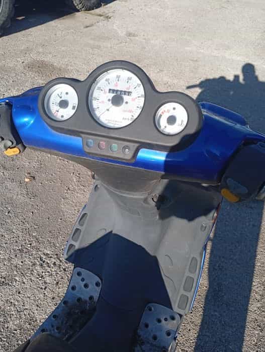 Vînd scuter Peugeot .