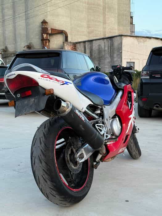 DEZMEMBREZ Honda CBR 600 F4 1999 2000 Cadru Ro Carene Far Sa Motor