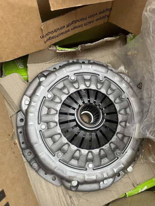 kit ambreaj nissan navara pathfinder 2,5 d