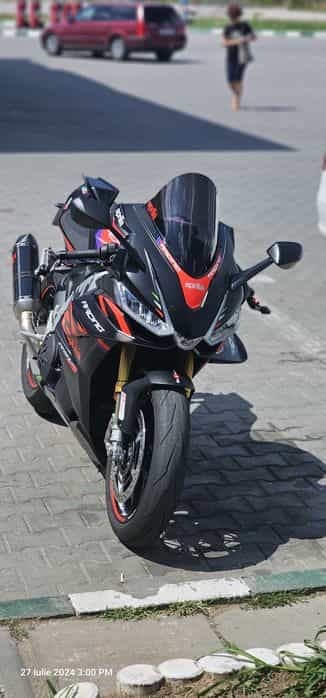 Aprilia rsv4 1100 factory /garantie/brembo/ohlins/akrapovic