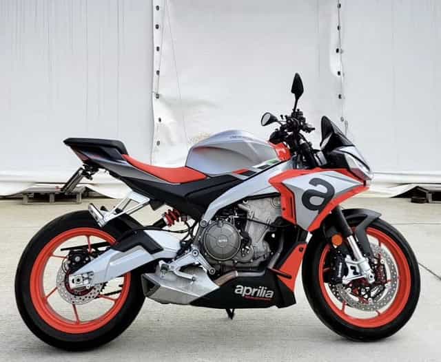 Aprilia 660 Tuono (upgrade uri Factory)