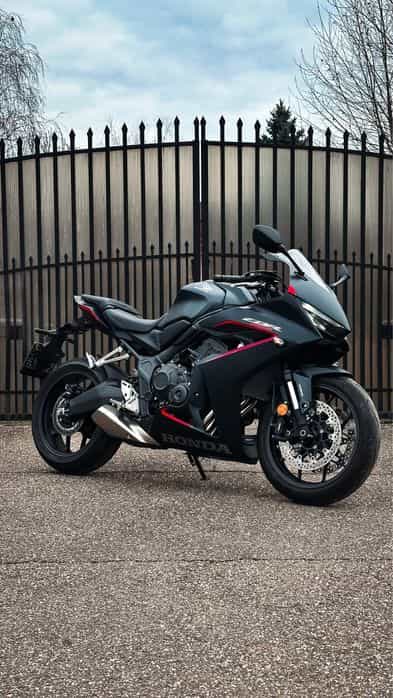 Honda CBR650R (35kw) - 2025 - 1700km