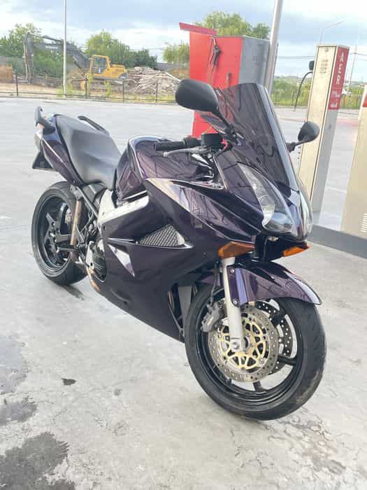 Vfr 800 an 2002