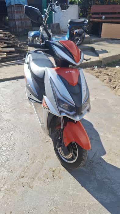 Vând scuter electric ztech